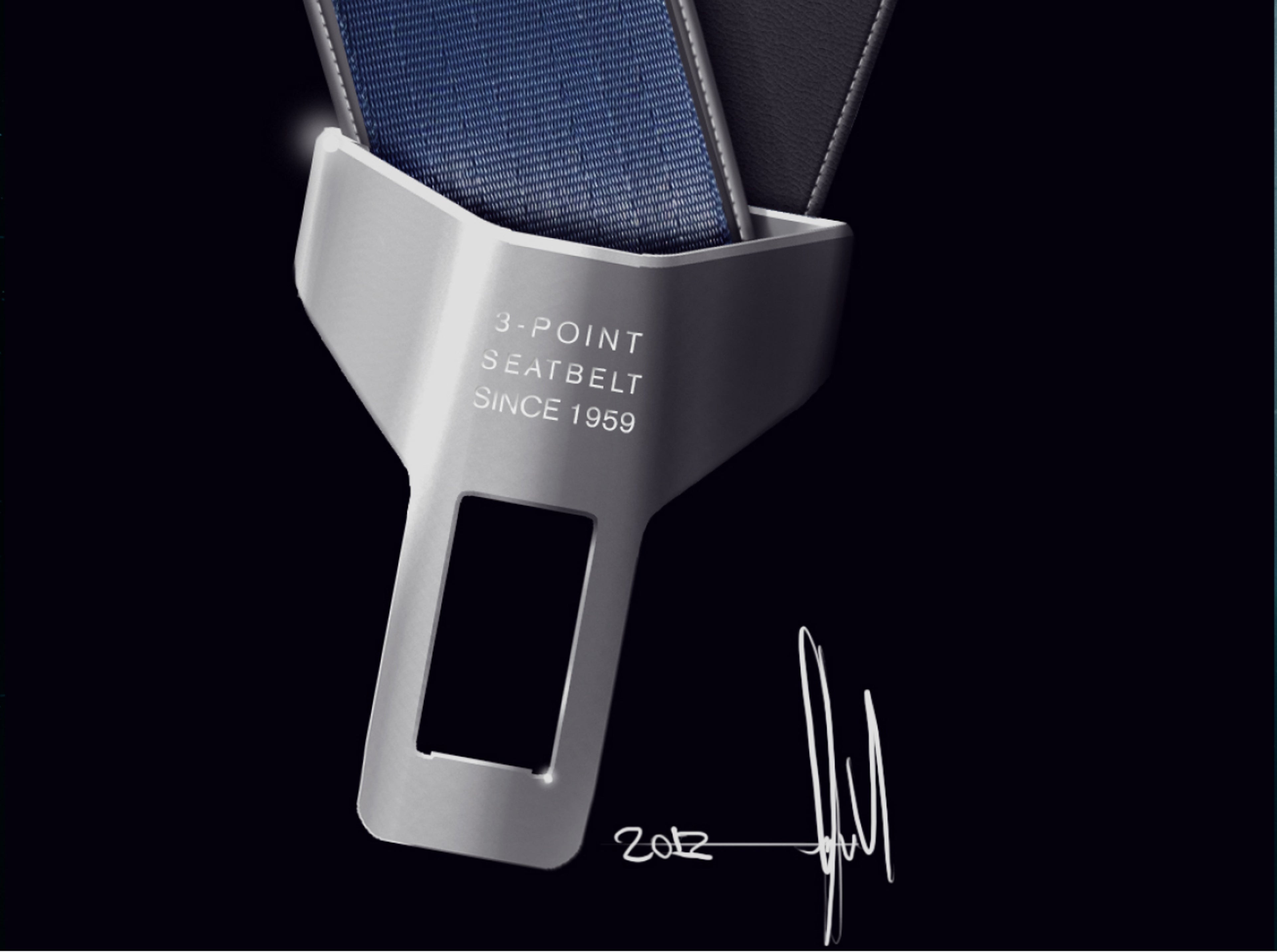 安全带扣特写,上面印有“1959 年三点式安全带”字样。