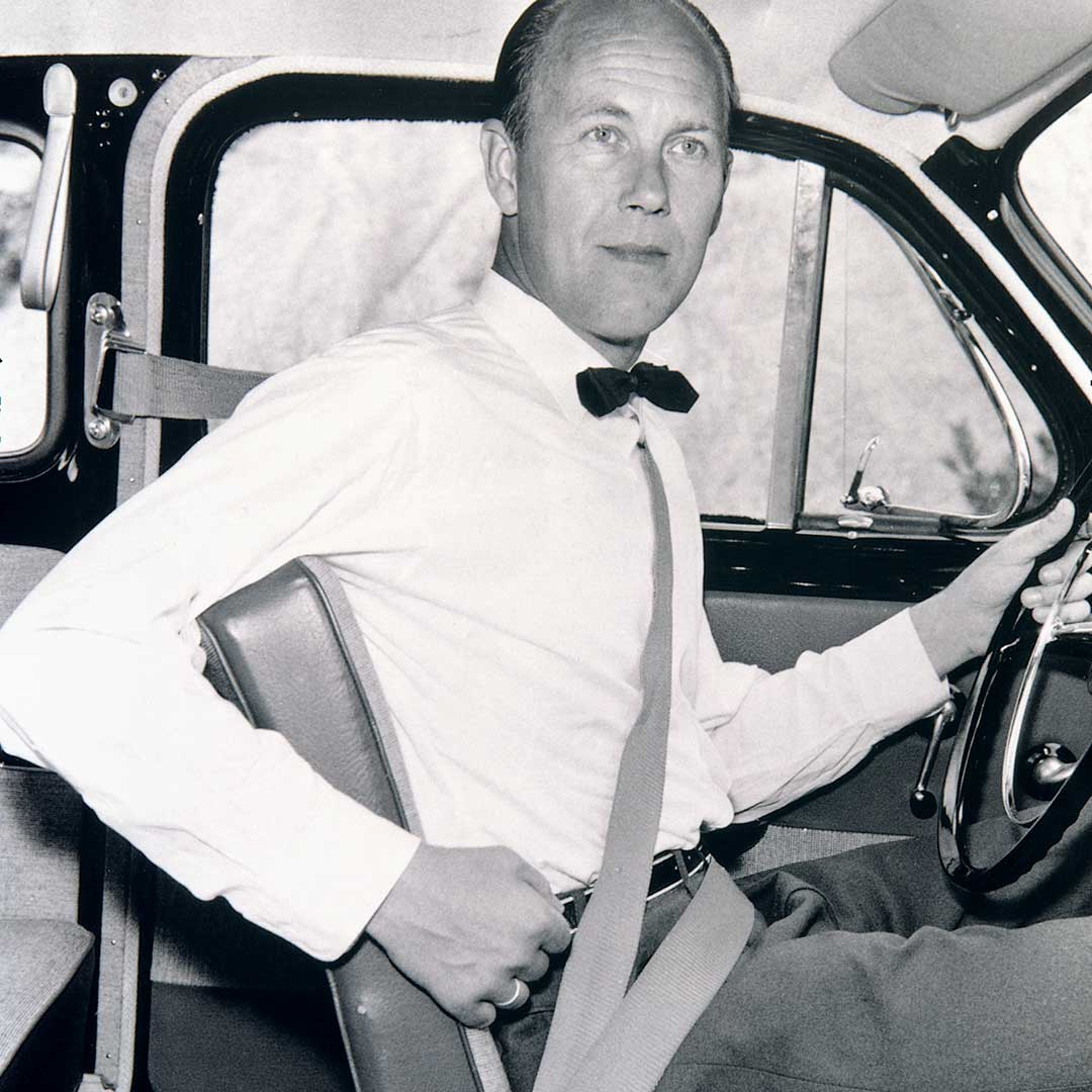 1959年,发明者Nils Bohlin展示了三点式安全带。