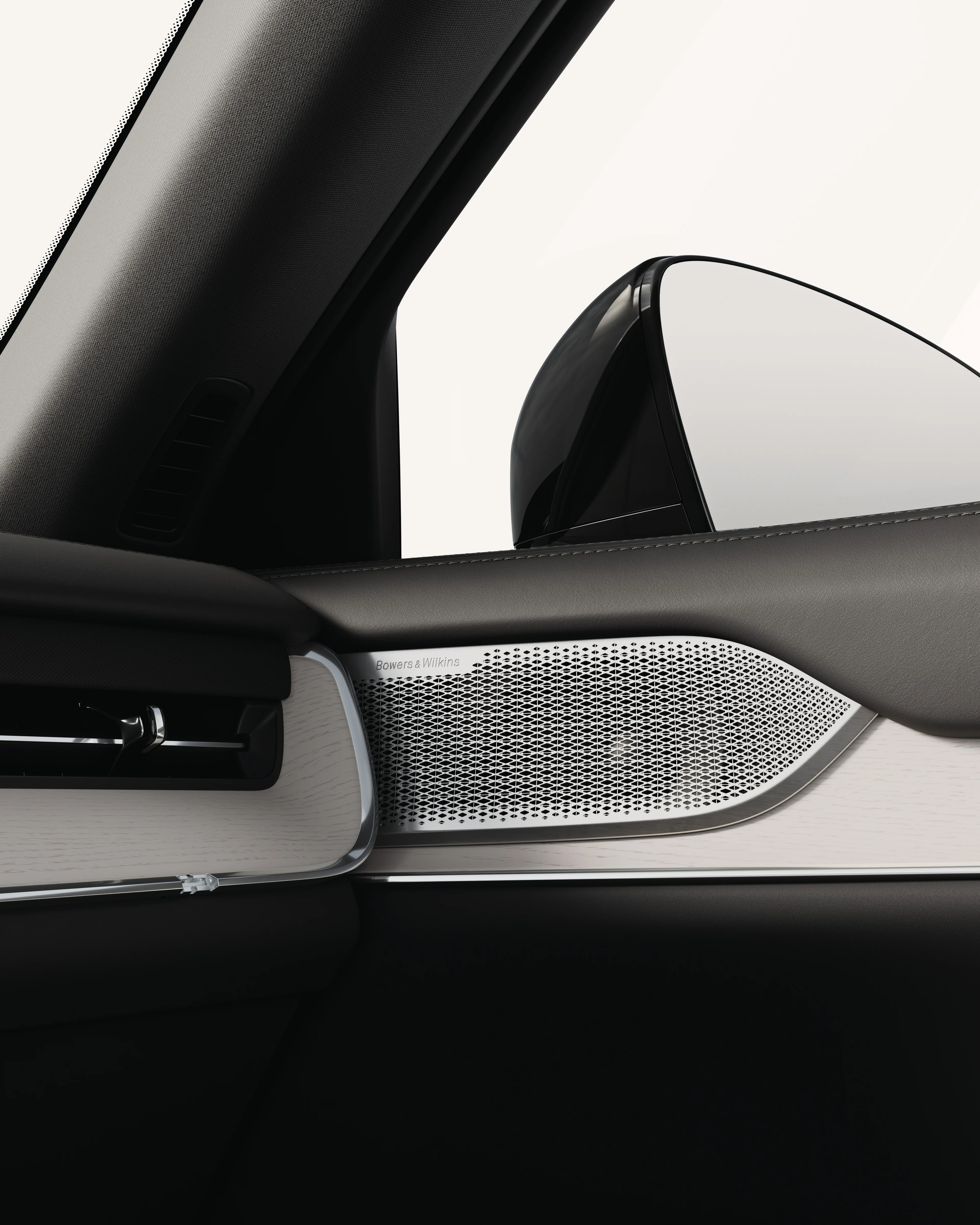 沃尔沃 EX90 仪表盘内嵌的 Bowers & Wilkins 扬声器。