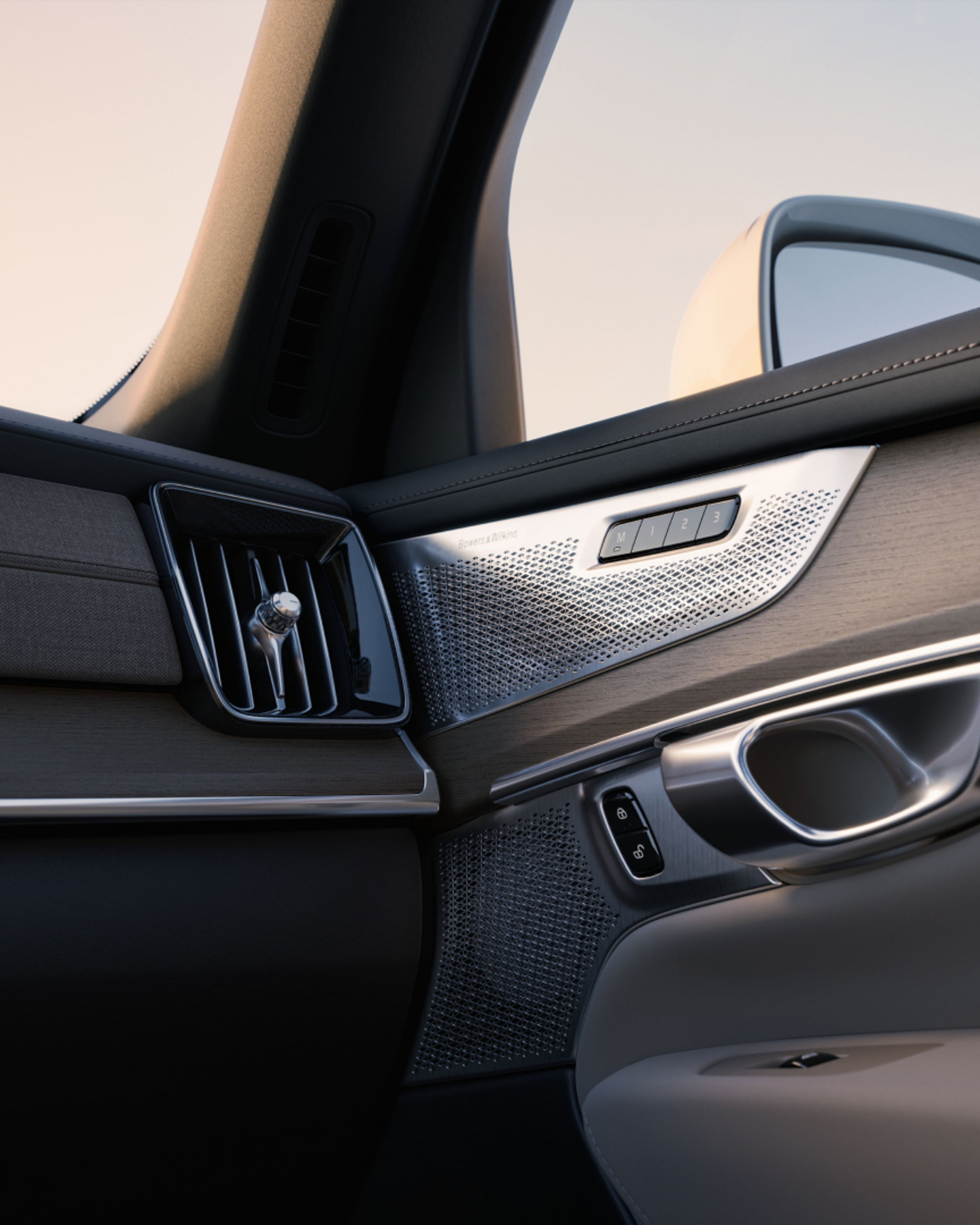 XC90 车门扬声器车内照片。