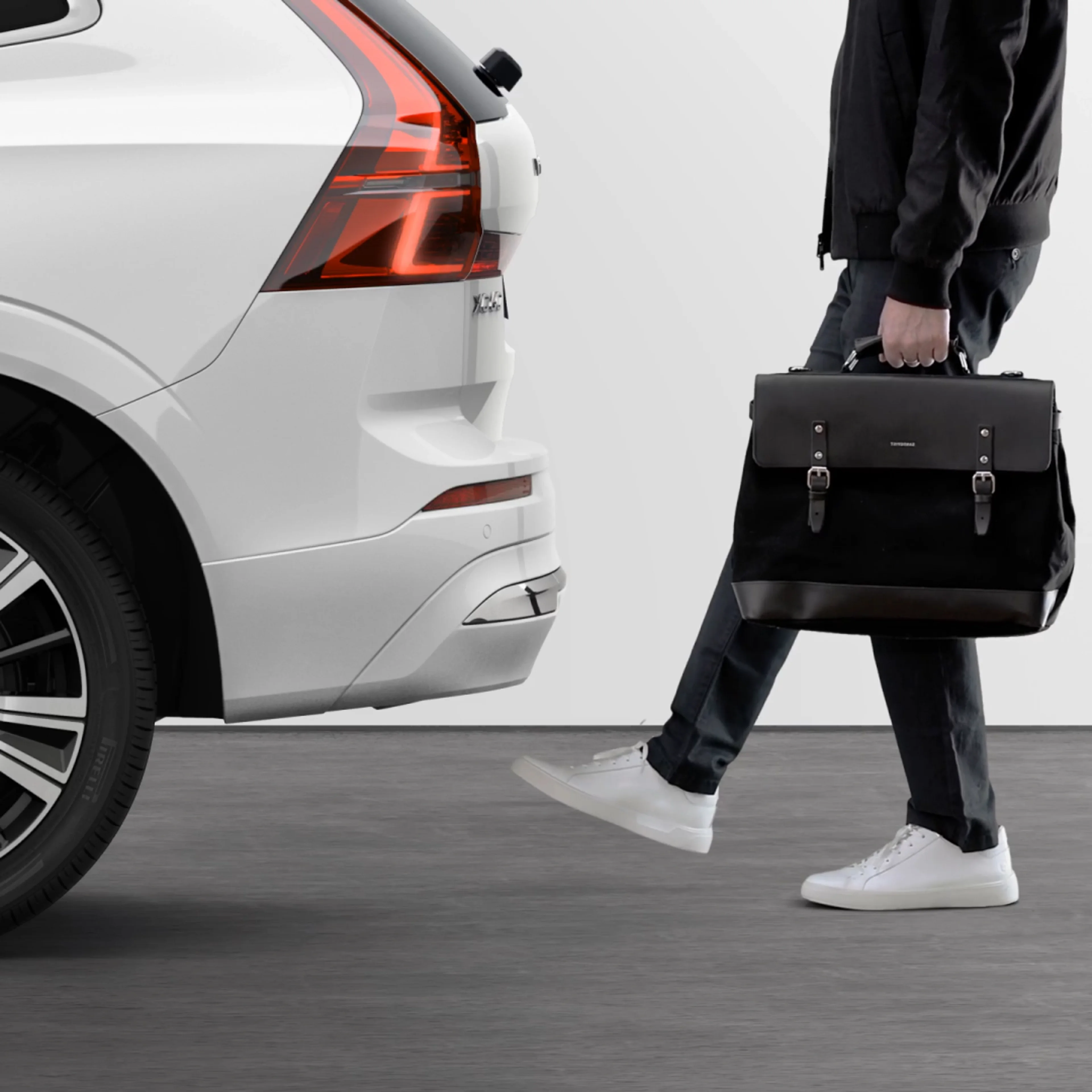 沃尔沃 XC60 空气悬挂和减震器技术细节图。