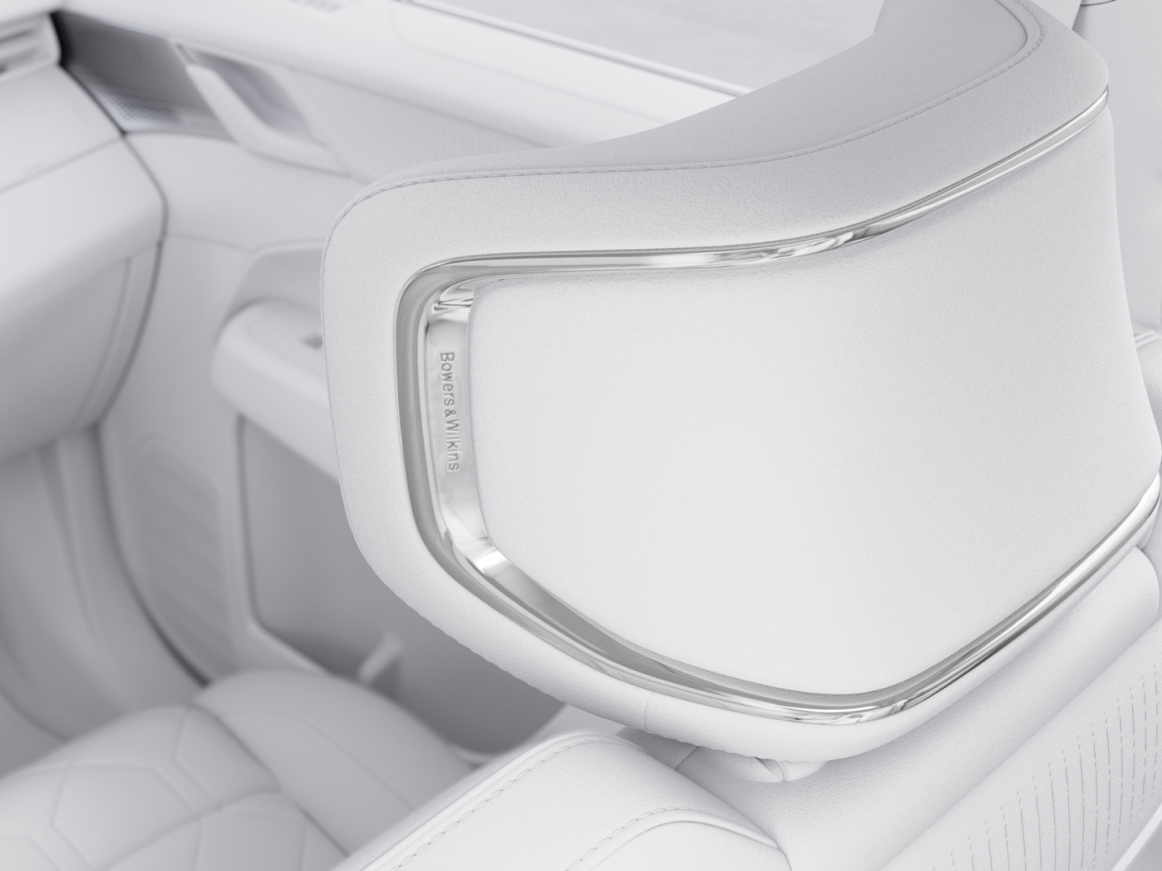 第一排座椅头枕背后低调集成时尚 Bowers & Wilkins® 音响。