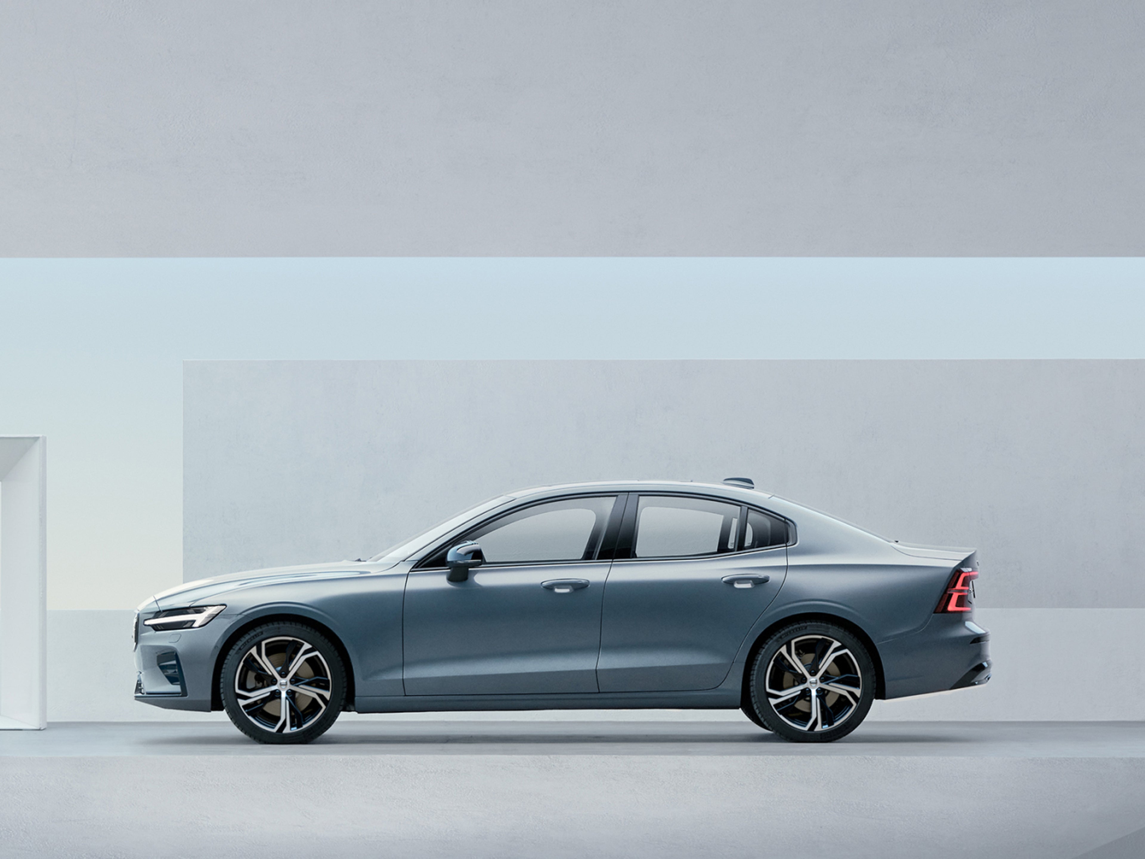 沃尔沃 S60 轿车侧面轮廓。