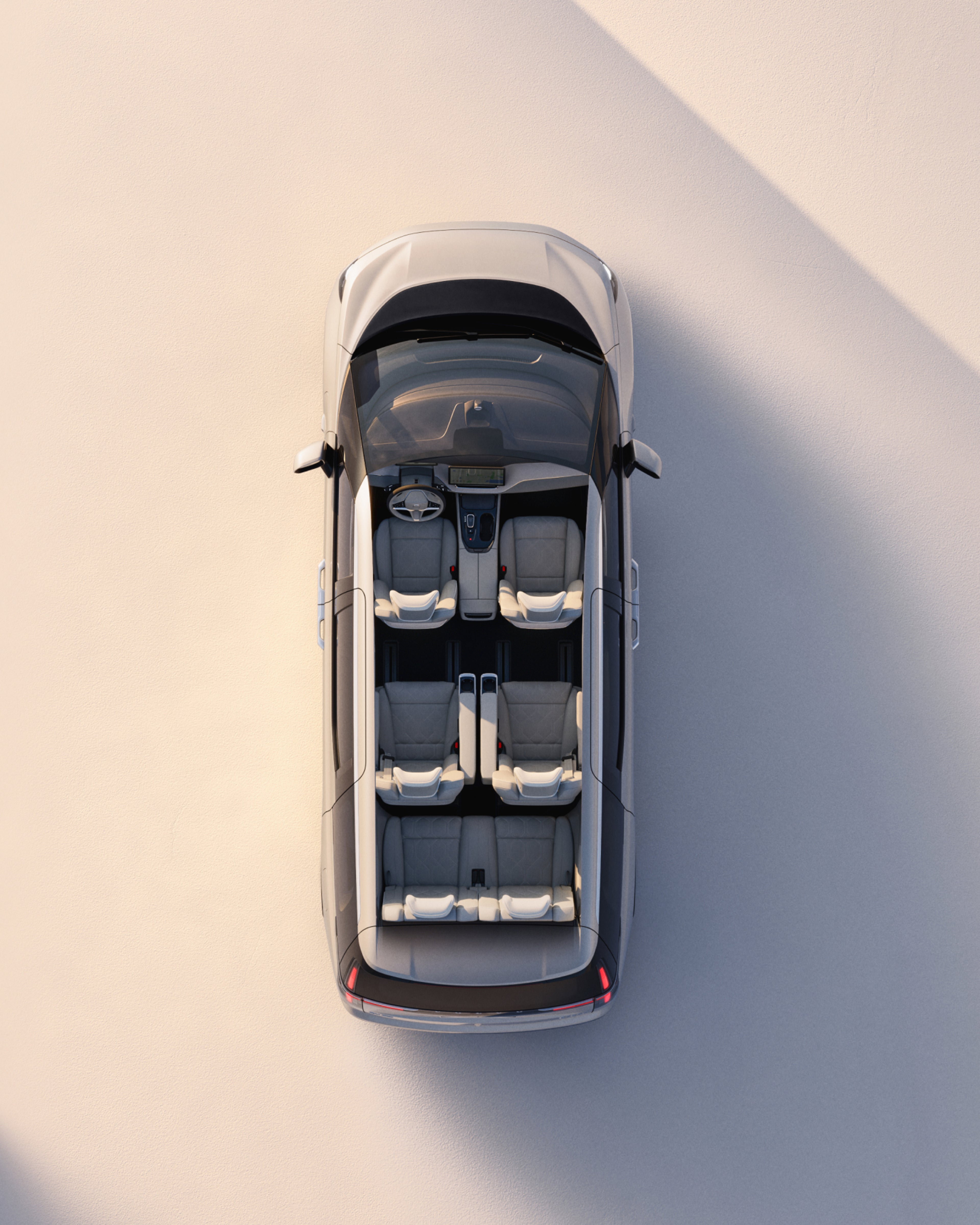 鸟瞰 6 座沃尔沃 EM90 驾驶舱。