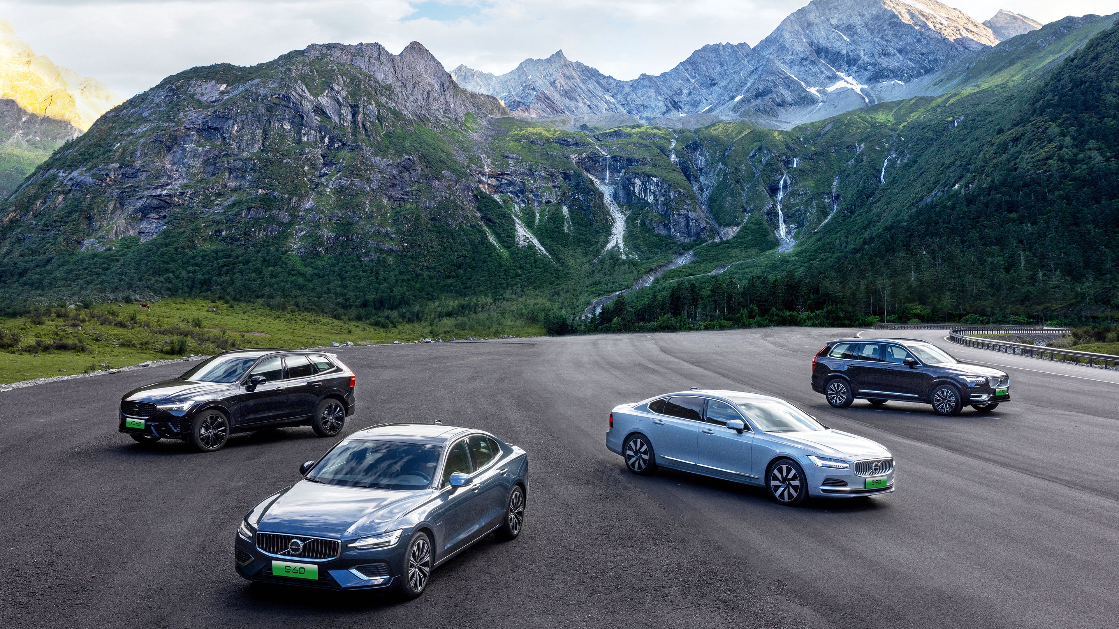 沃尔沃汽车插混家族领衔亮相成都车展,以“穿越周期的安全感”满足用户出行本质需求