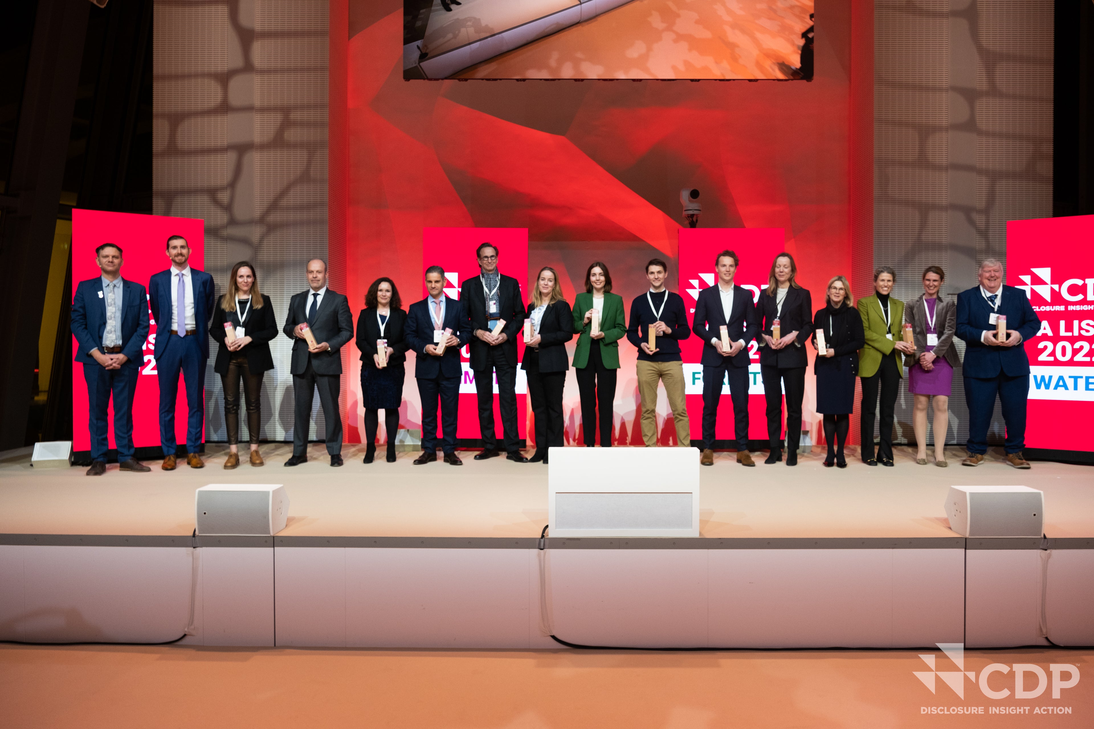 沃尔沃汽车可持续发展团队领取奖项