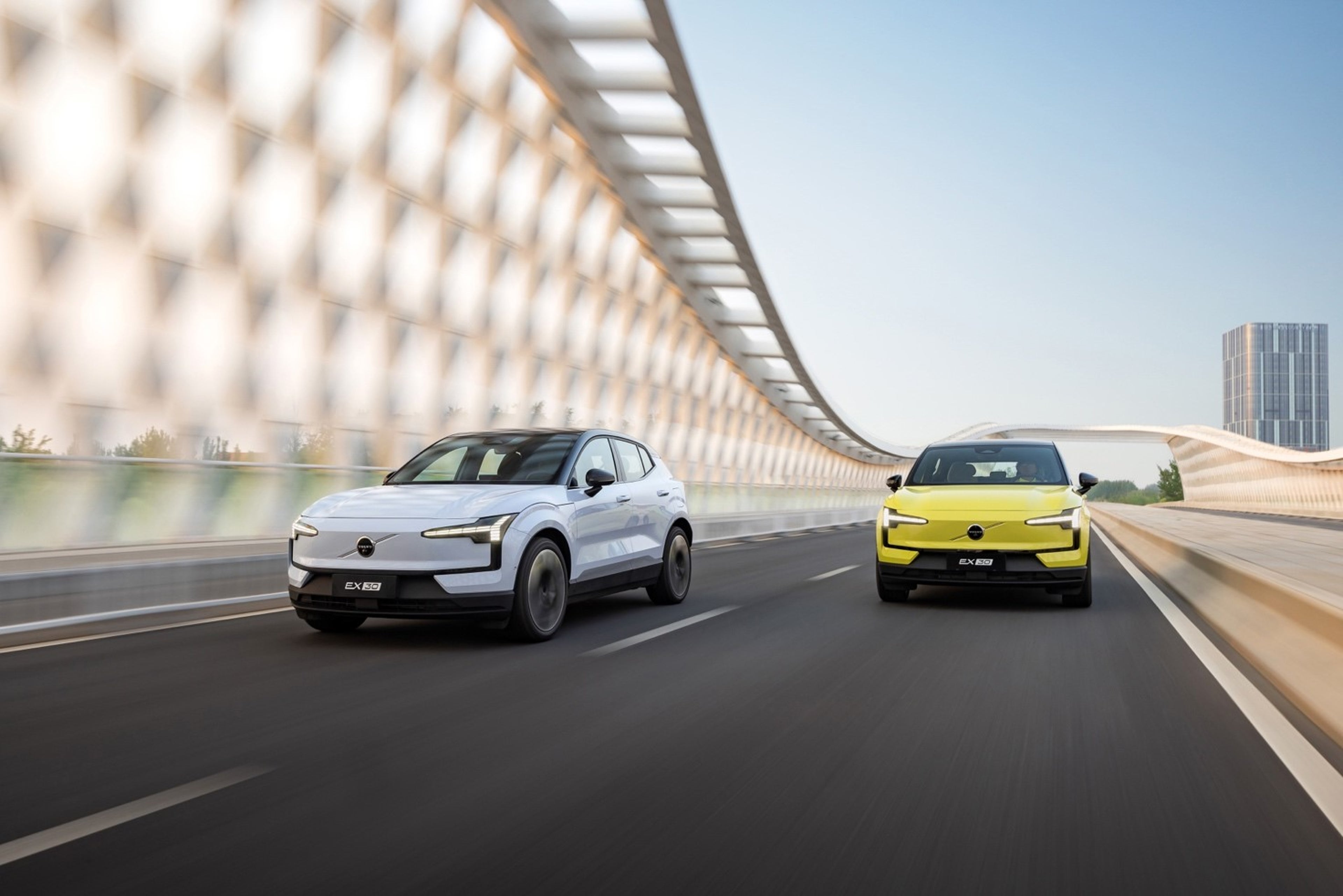 沃尔沃EX30操控“小而从容”