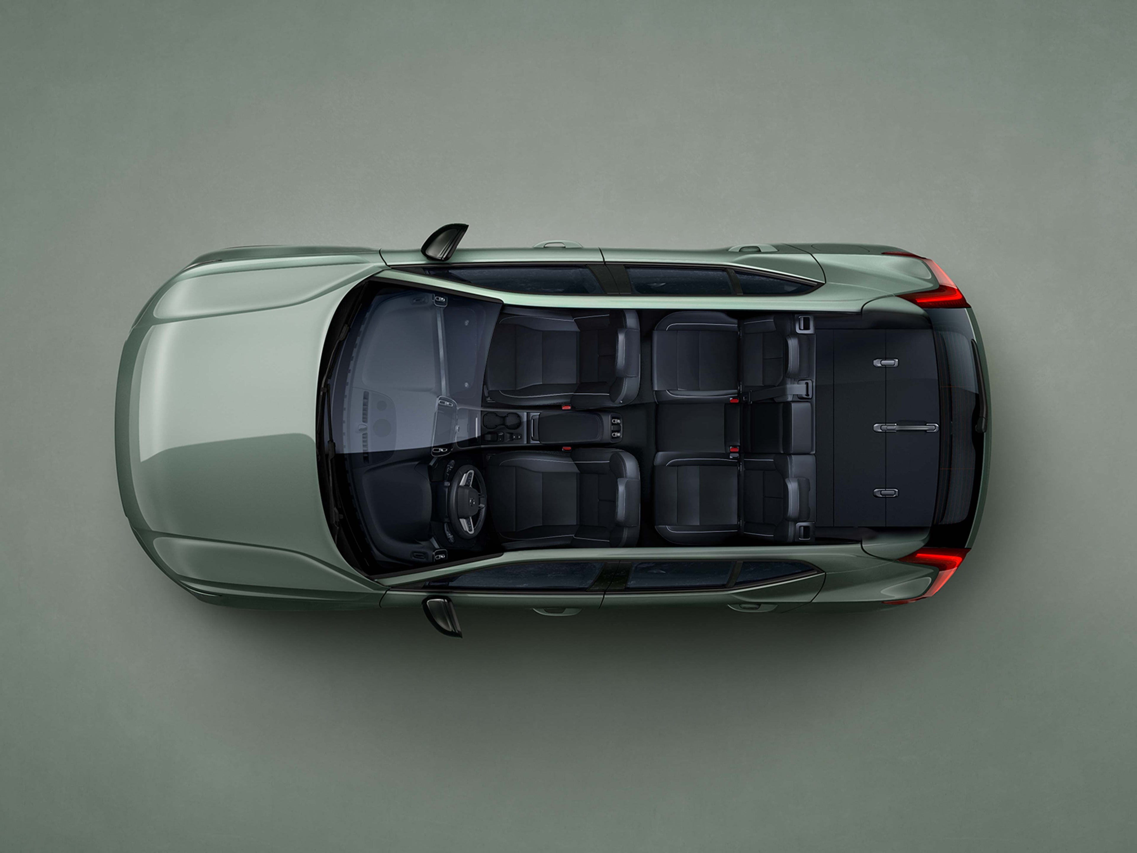 鸟瞰沃尔沃 SUV 宽敞的驾驶舱内部。