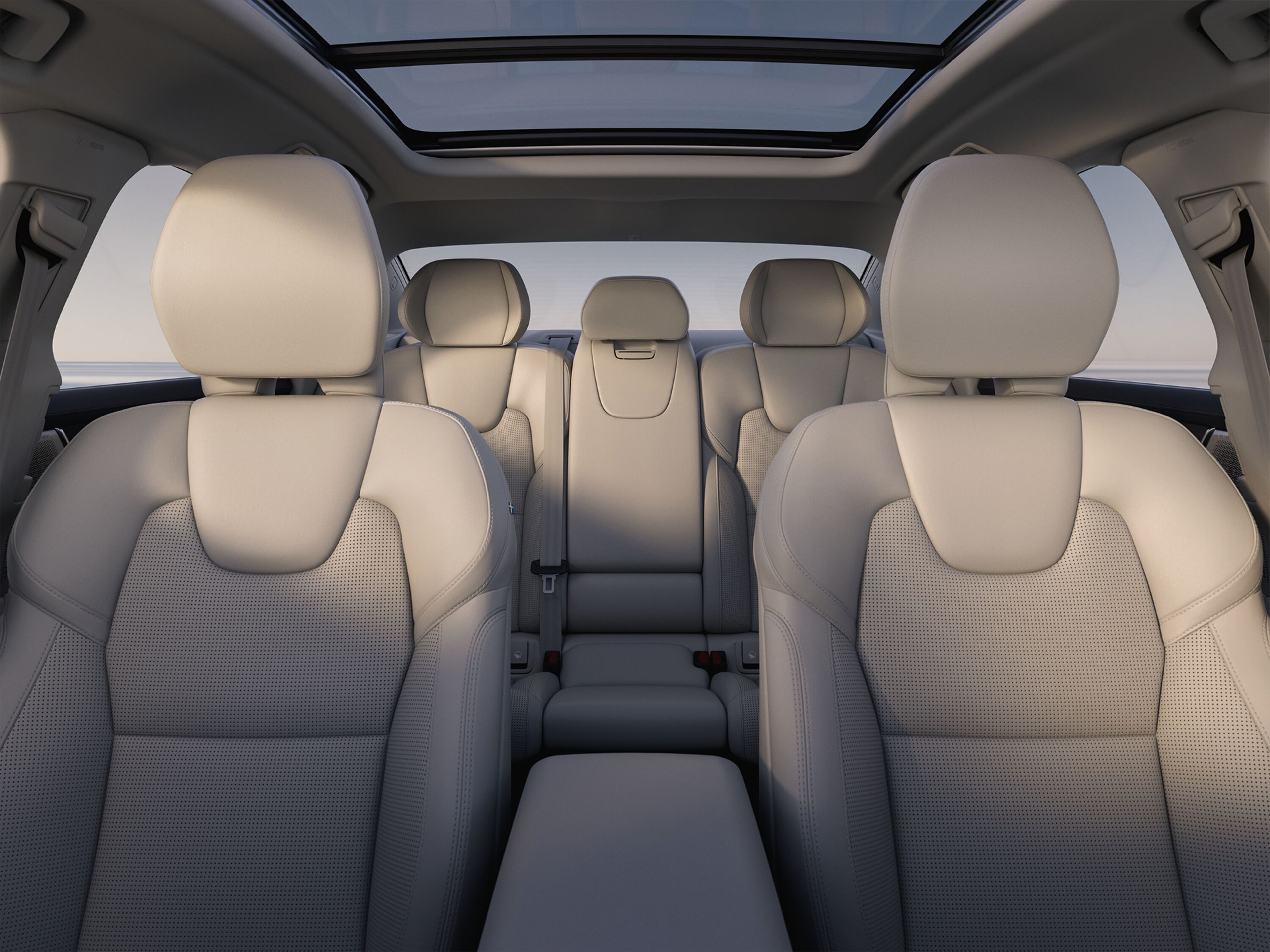 沃尔沃 XC60 车内前排座椅特写。