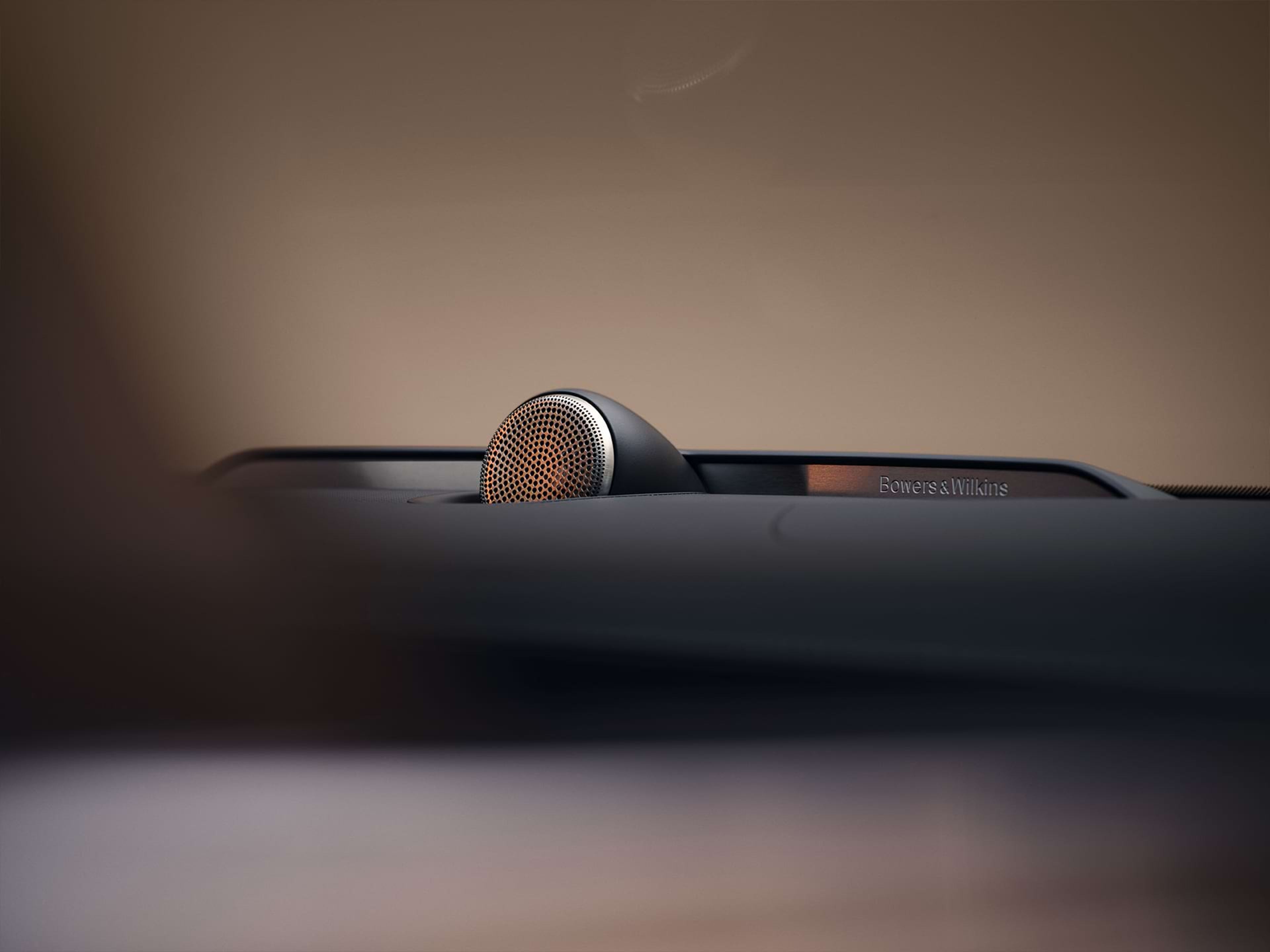 沃尔沃轿车音响系统之 Bowers & Wilkins® 殿堂级音响系统特写。