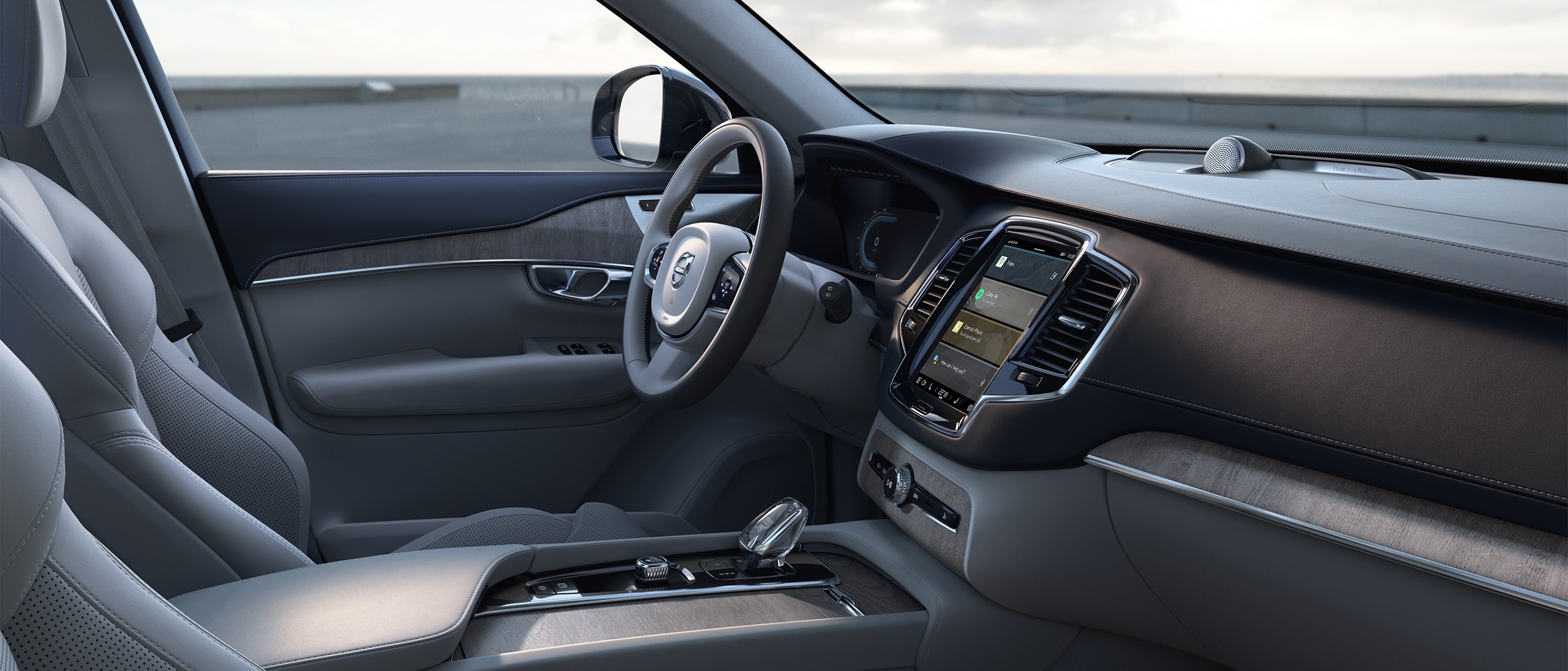 沃尔沃 XC90 SUV 驾驶舱内部