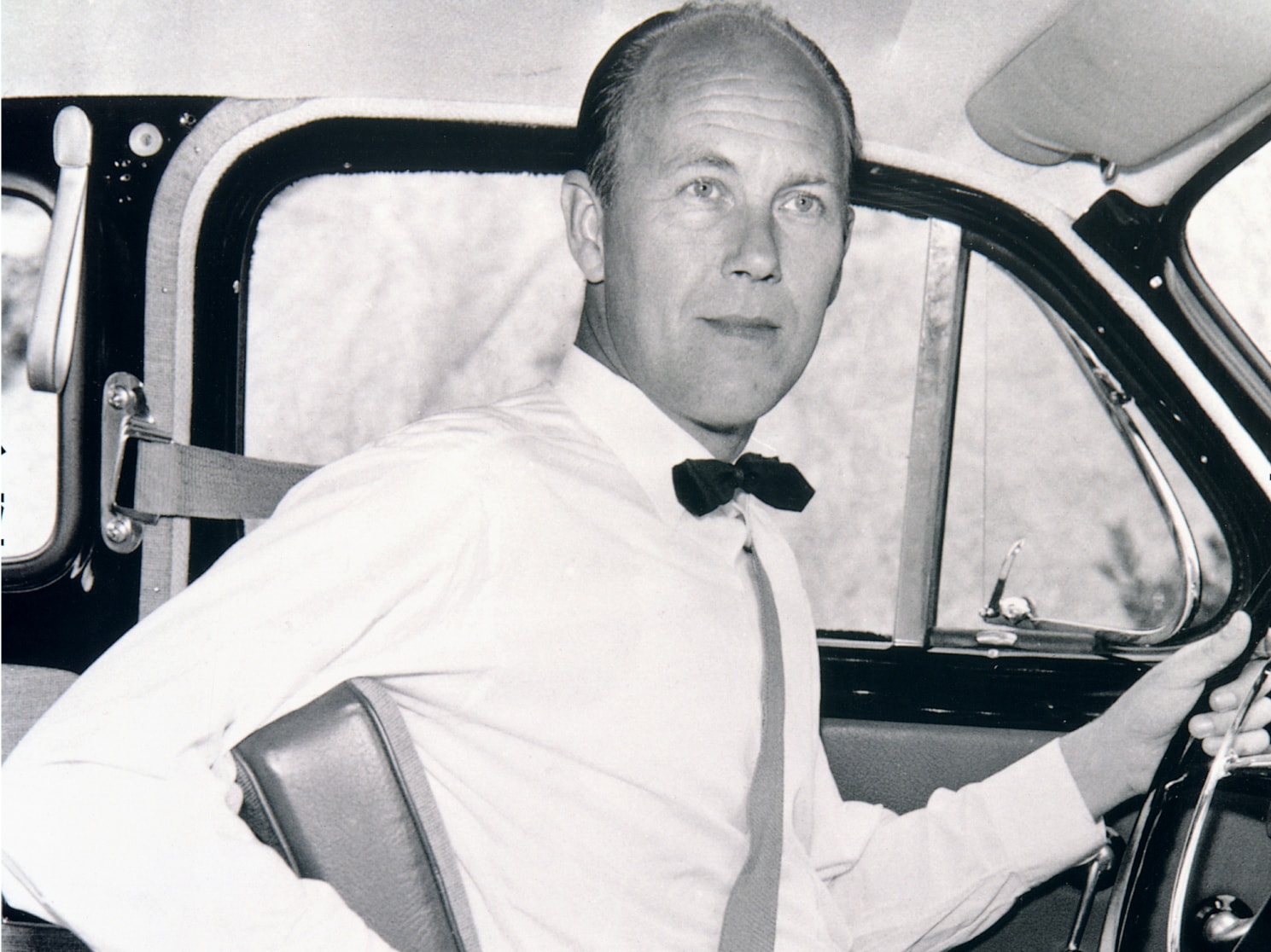 1959年，发明者Nils Bohlin展示了三点式安全带。