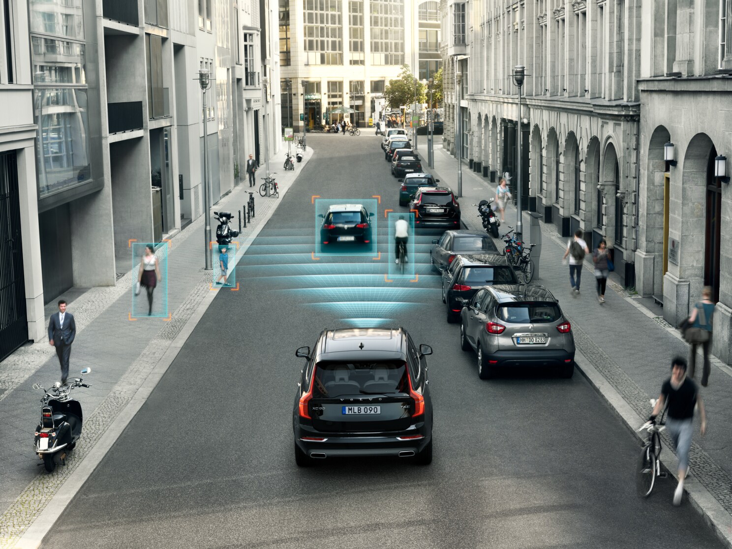 一辆沃尔沃汽车在高速公路上行驶，配以数字标志展示对向车辆智能避让功能。