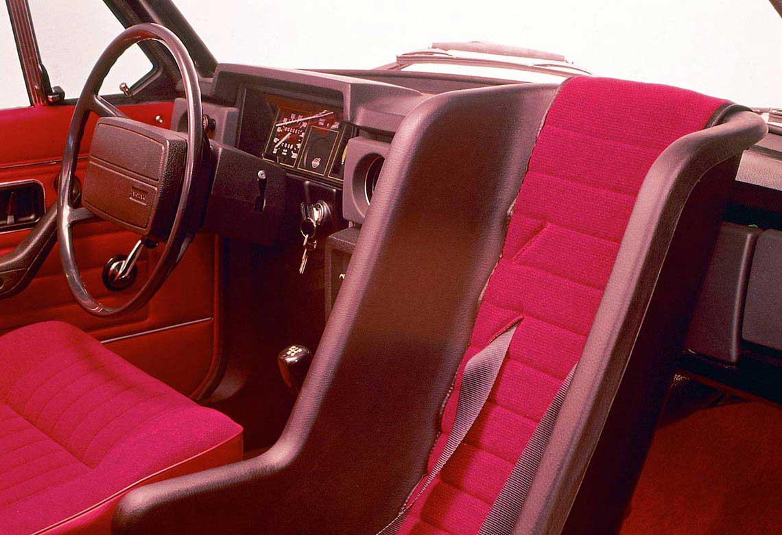 A rearward-facing child seat by Volvo Cars in 1972.